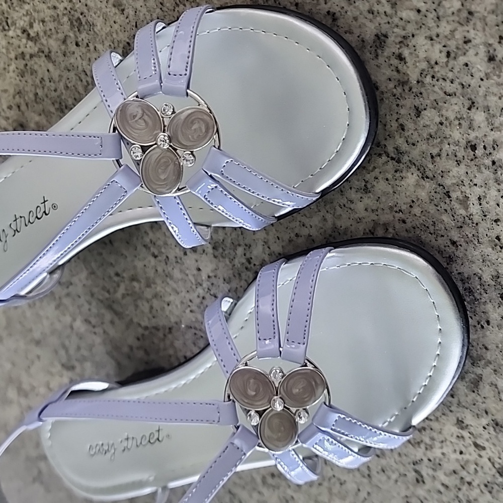 NWOT....Easy Street lilac purple scrappy sandal! - Picture 4 of 7
